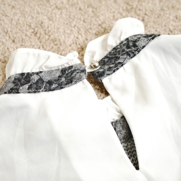 ⭐ 3/$15 ⭐ Cute long sleeve blouse - Picture 7 of 9